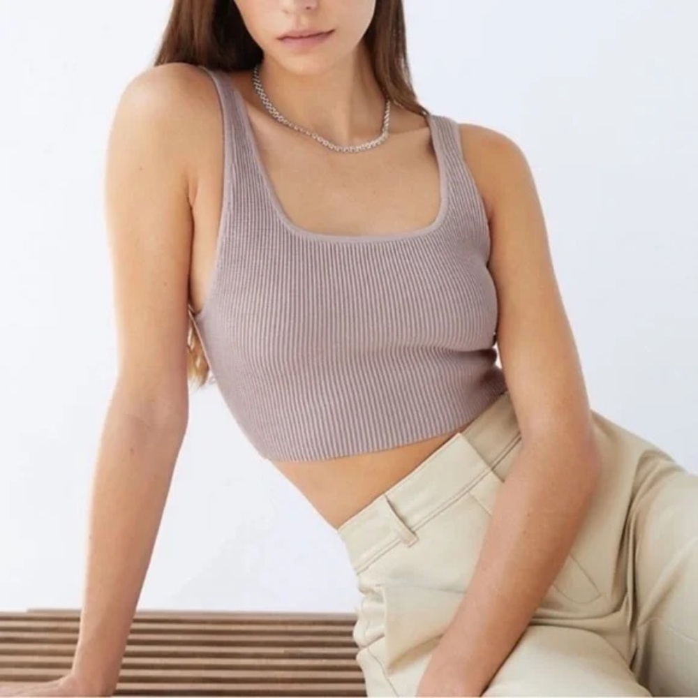 Aritzia Babaton Sculpt Knit Squareneck Cropped Tank